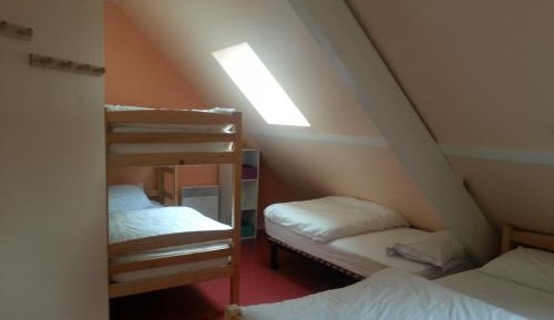 Single Bed in Mixed Dormitory Room