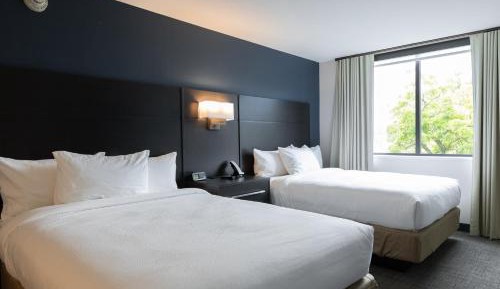 1 Bedroom Suite with 2 Queen, Sofa bed, River view