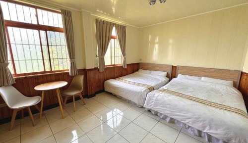 Quadruple Room with Mountain View