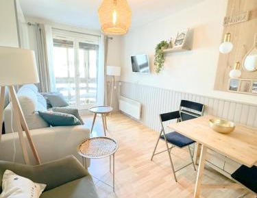 Studio with Mountain View