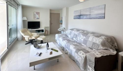 One-Bedroom Apartment with Terrace