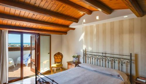 Double Room with Balcony and Sea View