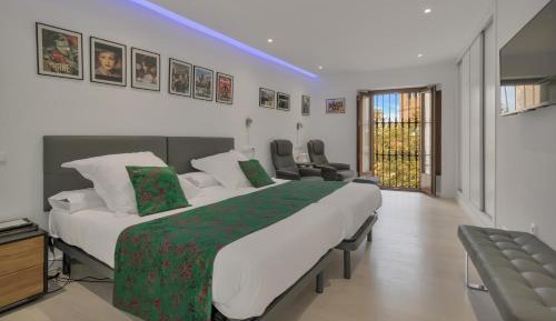 Deluxe Suite with Spa Bath