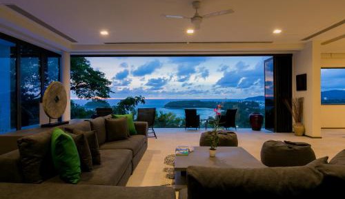 Three-Bedroom Apartment with Sea View