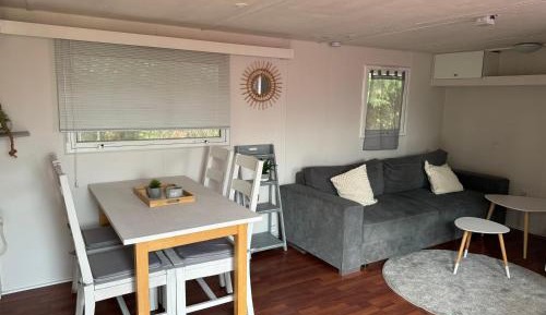 One-Bedroom Apartment with View