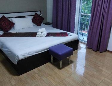 Deluxe Room (2 Adults + 1 Child)