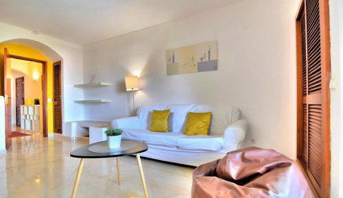 Deluxe One-Bedroom Apartment with City View