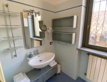 Deluxe Double Room with Shower