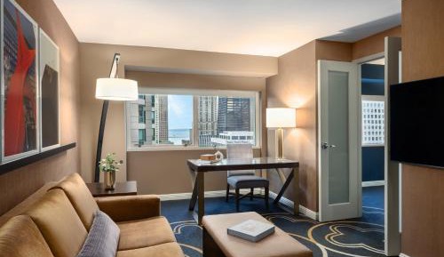One Bedroom Suite 1 King Bed