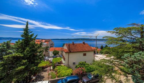 One-Bedroom Apartment with Sea View and Balcony