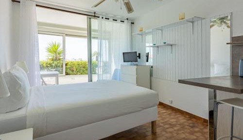 Studio with Sea View
