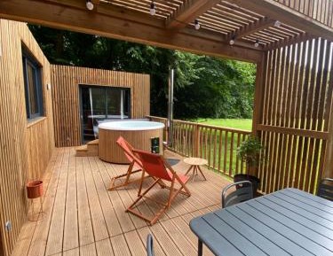 Bungalow with Patio