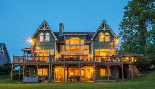 Eight-Bedroom House