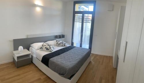 Superior One-Bedroom Apartment with Balcony