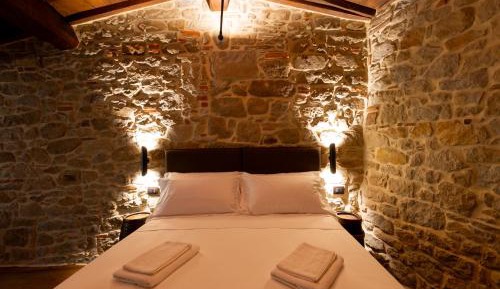 Deluxe Double Room with Castle View