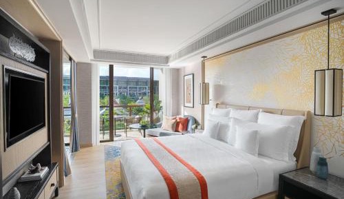 Classic King Room with Pool View