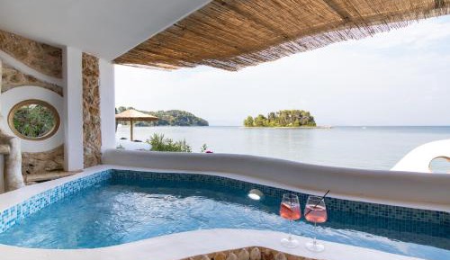 Bungalow Water Front with mini heated pool