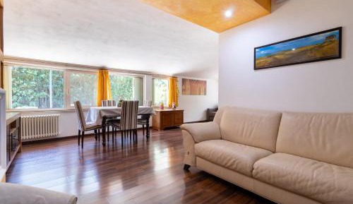 Villa with Garden View