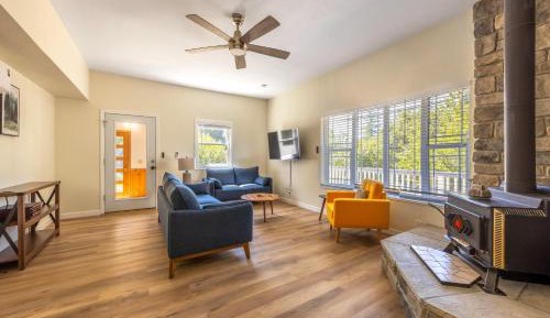 Four-Bedroom Holiday Home