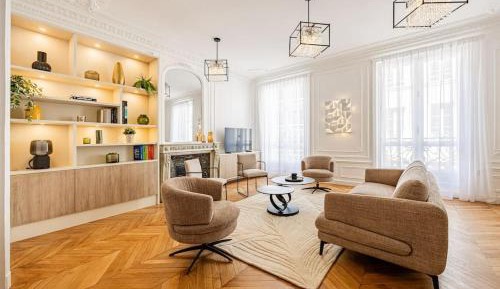 Four-Bedroom Deluxe Apartment