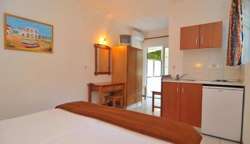 Double or Twin Room with Partial Sea View