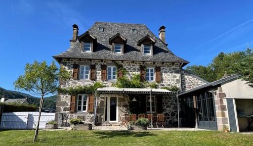 Six-Bedroom House