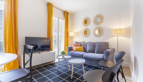 Two-Bedroom Apartment V