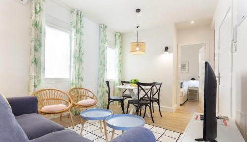One-Bedroom Apartment IV