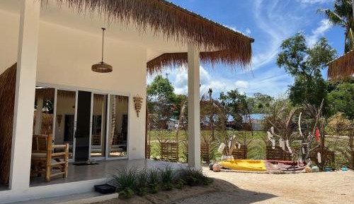 Deluxe Bungalow with Garden View