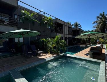 Apartment with Pool View 
