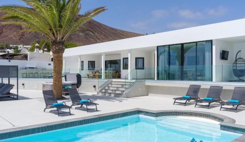Villa with Sea View