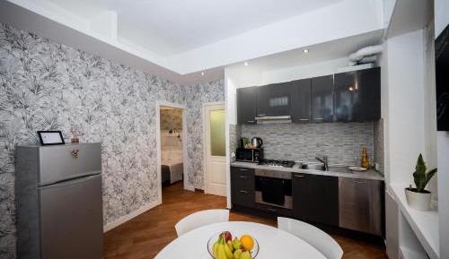 One-Bedroom Deluxe Apartment