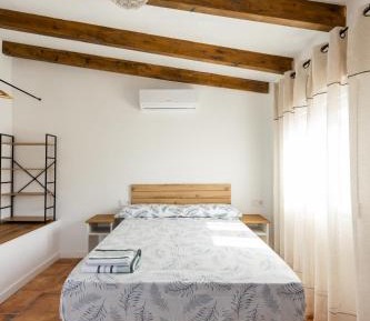 Double Room with Mountain View and Shared Bathroom