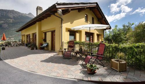 Superior One-Bedroom Apartment with Balcony
