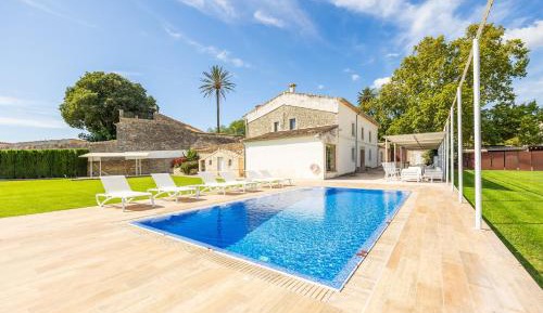 Three-Bedroom Superior Apartment