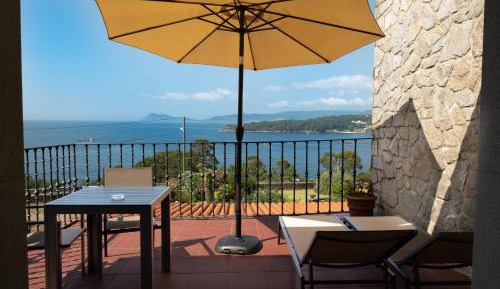 Double Room with Balcony and Sea View