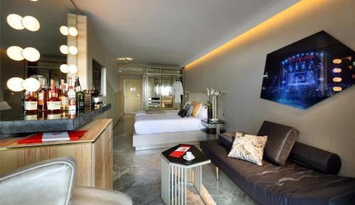 Superior Party All Night Long - Entrance to Ushuaia Club Included