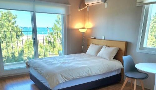 Double Room with Sea View 4