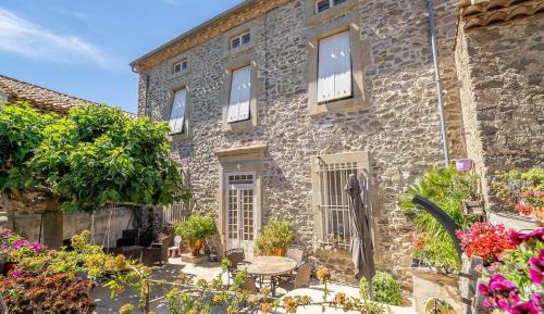 Villa with Garden View