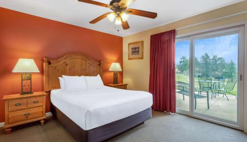 One-Bedroom Apartment with One Queen and One Sofa Bed - Non-Smoking