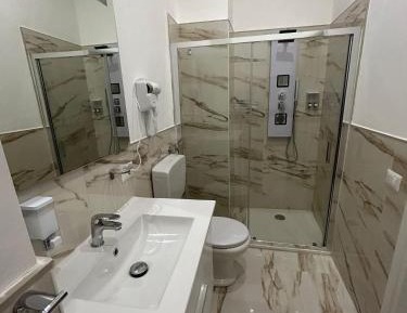 Twin Room with Private Bathroom