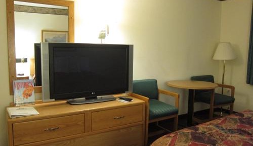 Queen Room - Disability Access/Non-Smoking