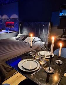 Studio with Spa Bath