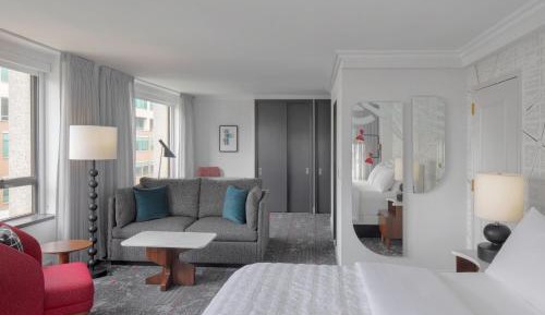 Junior King Suite