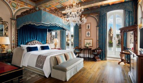 Royal, Suite, 1 King