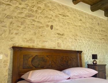 Deluxe Room (2 Adults + 1 Child)