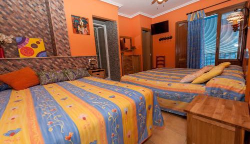 Double Orange Room