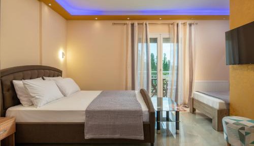 Luxury Triple Room