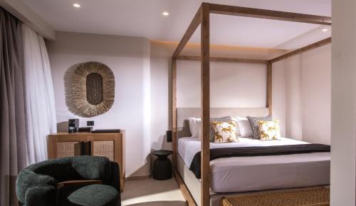 Deluxe Pool front Suite