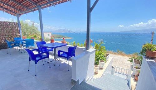 Triple Room with Next Door Private Bathroom with Shared Kitchenette and Sea View Terrace